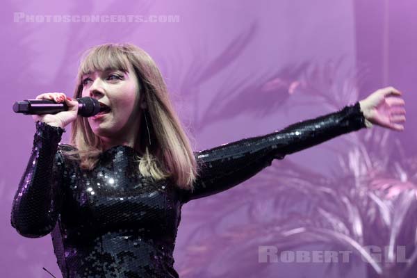 BRIGITTE - 2015-07-15 - PARIS - Parvis de l'Hotel de Ville - 